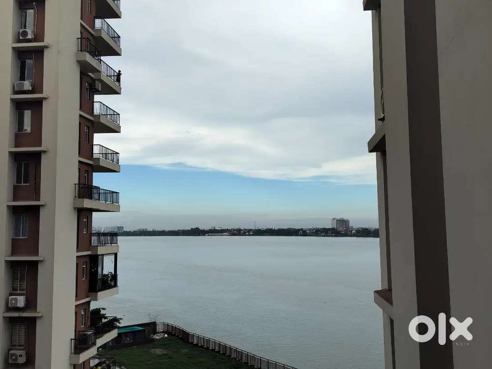 Ganga faceing beautiful Luxuria appartment excellent communication.