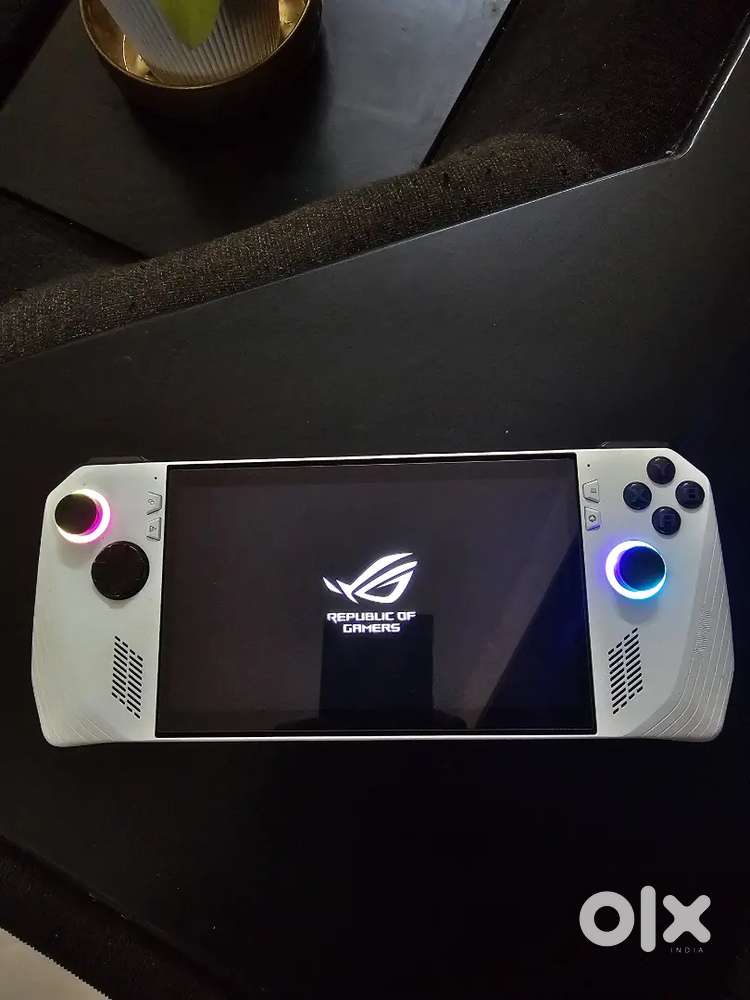 For Sale: Asus Rog Ally Z1 extreme (great condition, not used much)