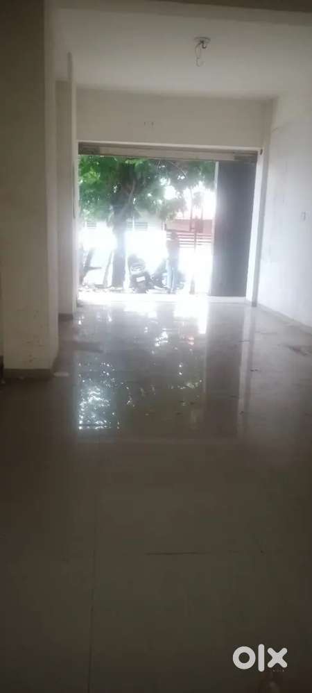 GROUND FLOOR SHOP AVAILABLE FOR RENT