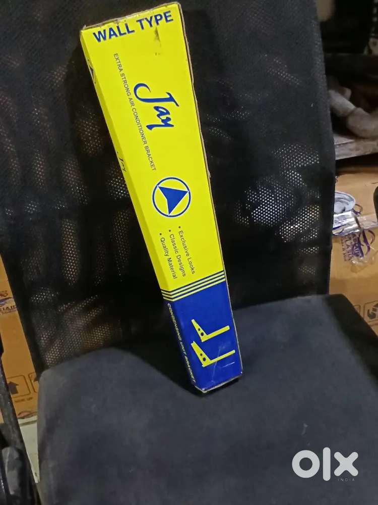 Air conditioner stand bracket