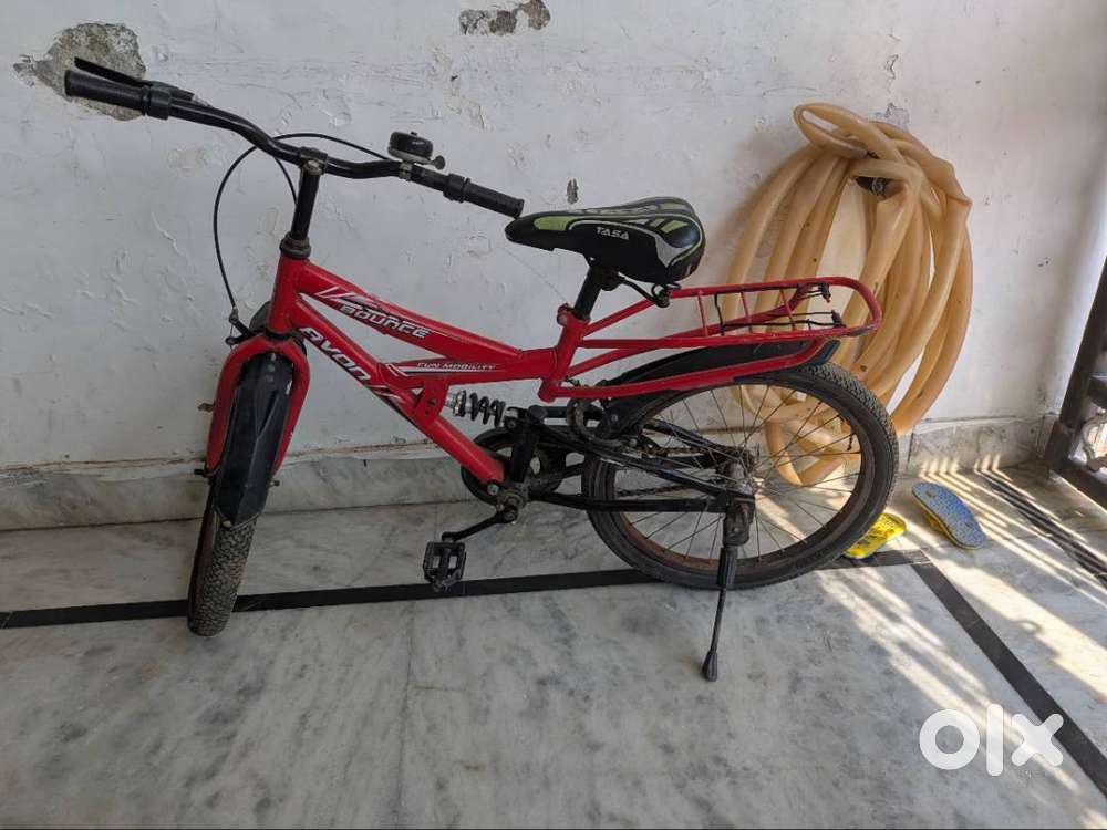 AVON bicycle for kids between 6 to 10 years