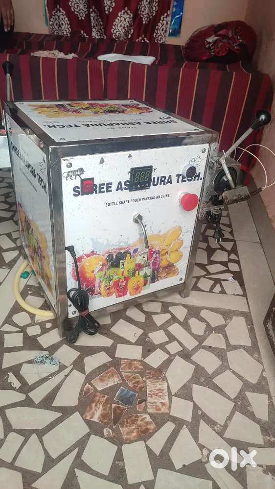 Juice pouch filling  machine Double nozzle. With 2 pouch sealer