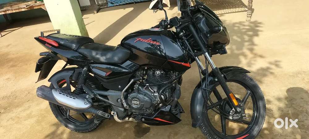 Shoroom condition no scratches daquments all ok