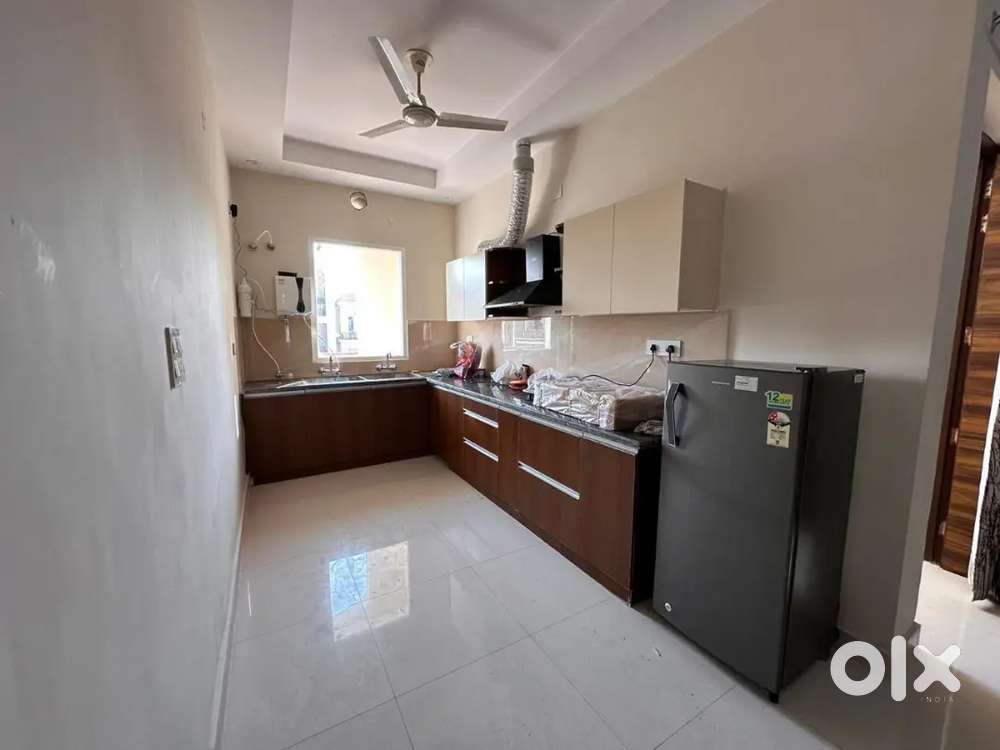 1 Room available in 3bhk furnished for single girl sector 38 chandigar