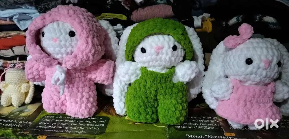 Netting flowers, flower with pot,doll different size,keychain etc.