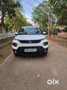 Tata Punch Accomplished AMT, 2022, Petrol