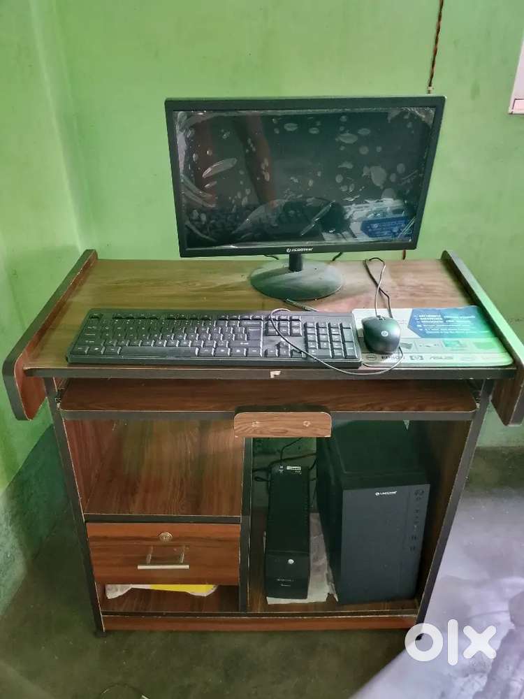 Full Dextop  Computer Setup With Table - Ready to Use ( full setup