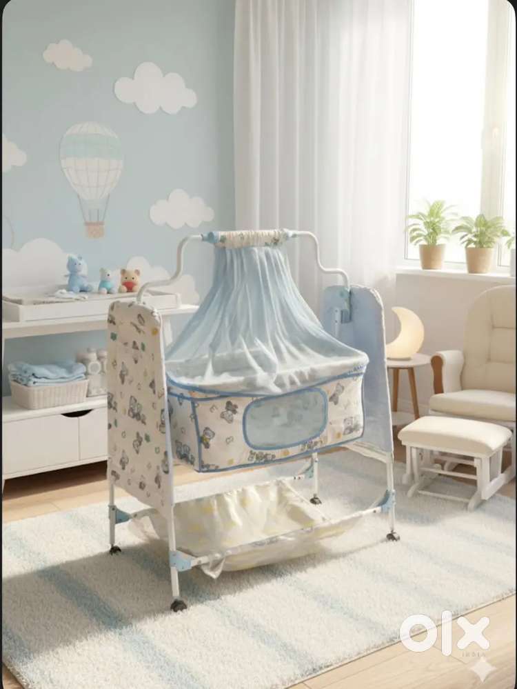 Baby teddy print cradle with mosquito net