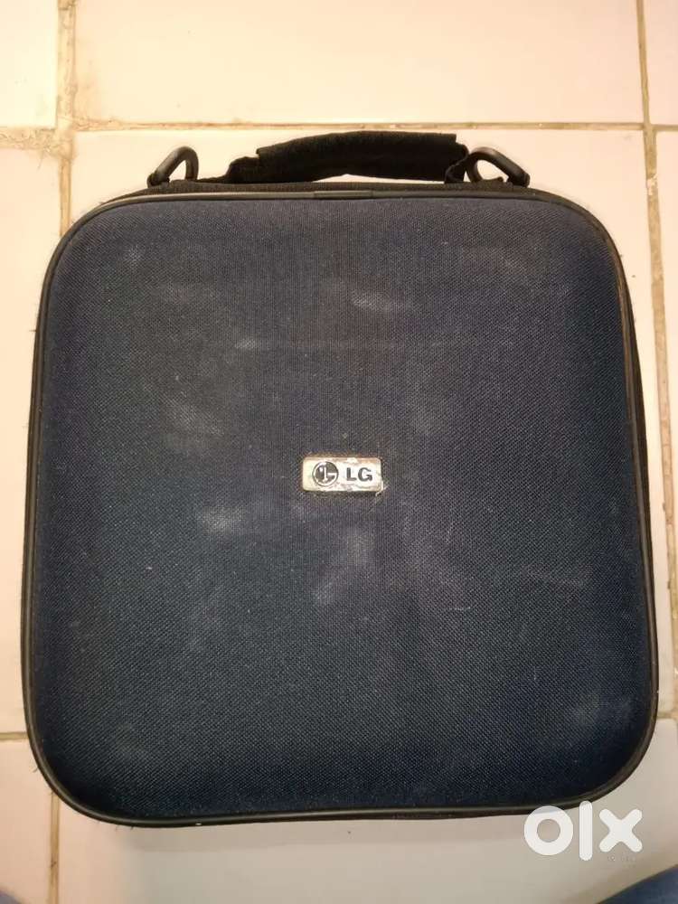 LG PORTABLE DVD CD PLAYER