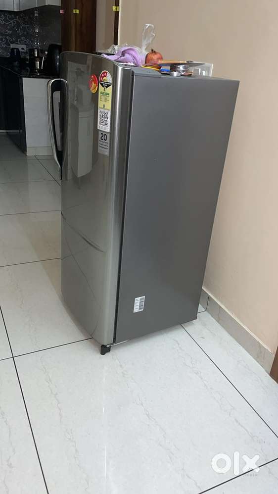 Samsung Dual Inverter 183 L fridge inly 4 months used