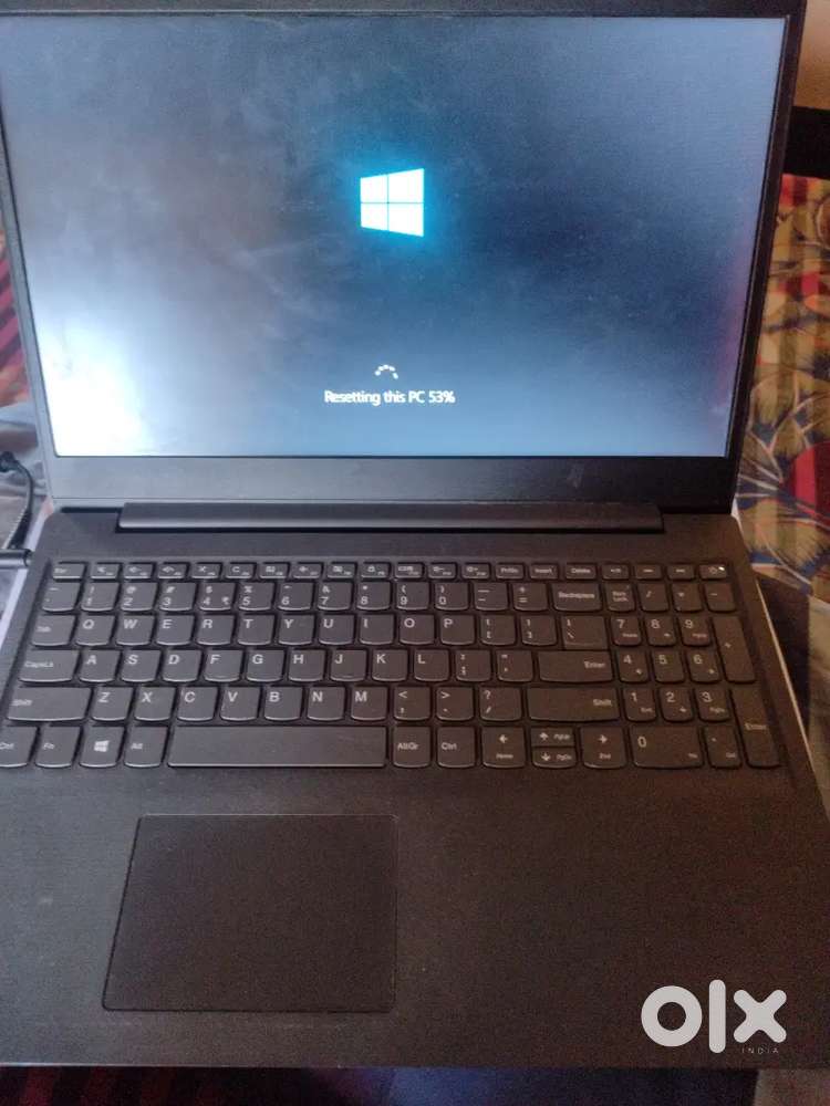 V15-IGL Laptop(Lenovo)-Type82C3