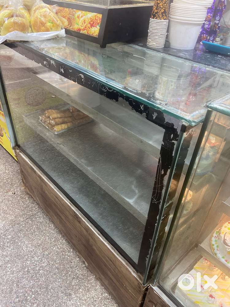 Cake pasrty sweets bakery display fridge