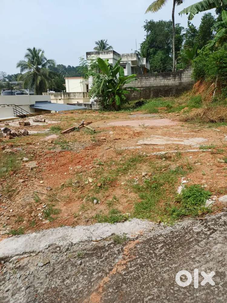 8 cent plot @ Poojappura Vijayamohini mills.