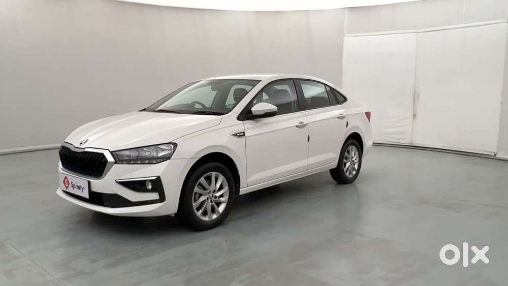 Skoda Slavia Ambition 1.0L TSI MT, 2023, Petrol