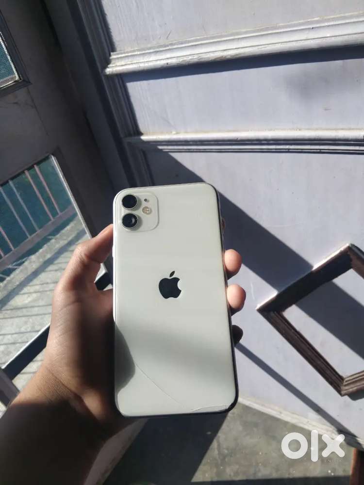 Iphone 11 ( little bit back Crack)
