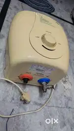 5 star geyser bahut hi best condition mein hai looking is new
