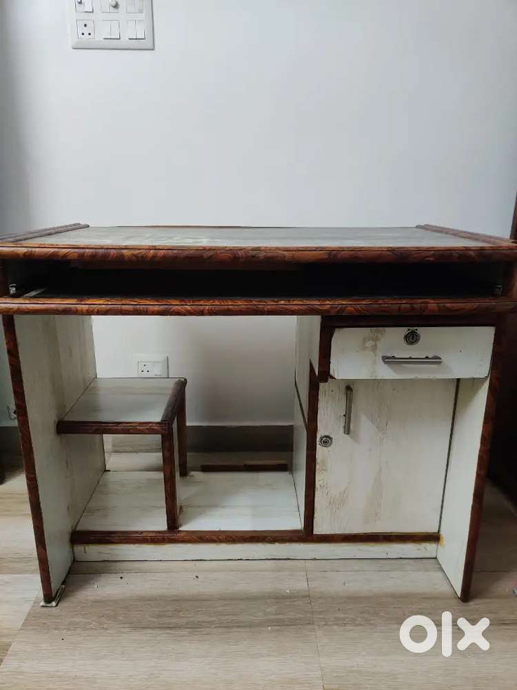 Study Table Office Desk Computer/Laptop Table with Lockable storage