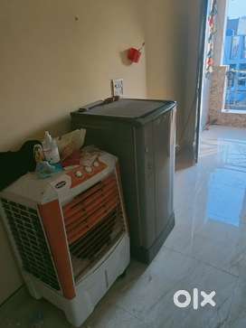 25yards for sale in new ashok nagar delhi nearby metro