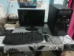 CPU na Monitor with keyboard and mouse
