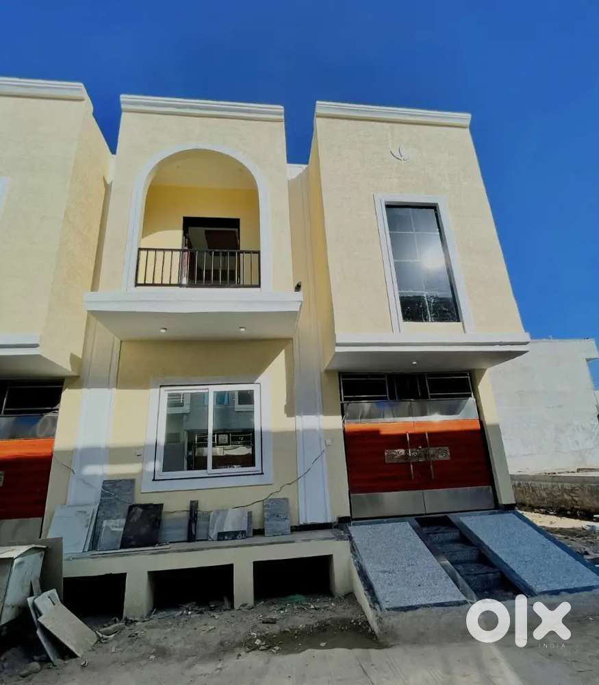 4 Room Set घर 20 foot road पर उपलब्ध