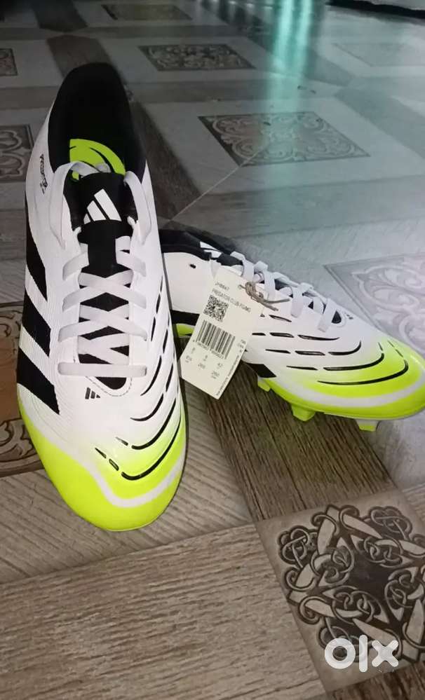 PREDATOR CLUB FG/MG Football Shoes For Men