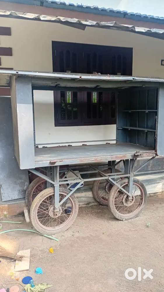 TEA CART VEHICLE   Separated door