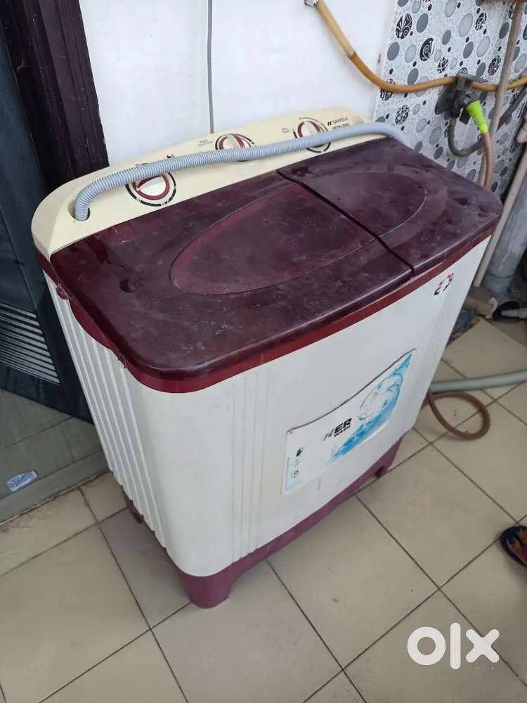 Semi automatic washing machine