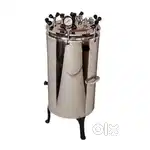 OT CEILING LIGHT AND AUTOCLAVE