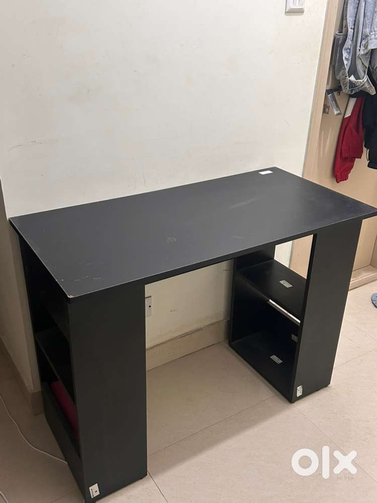 Study/ Office table