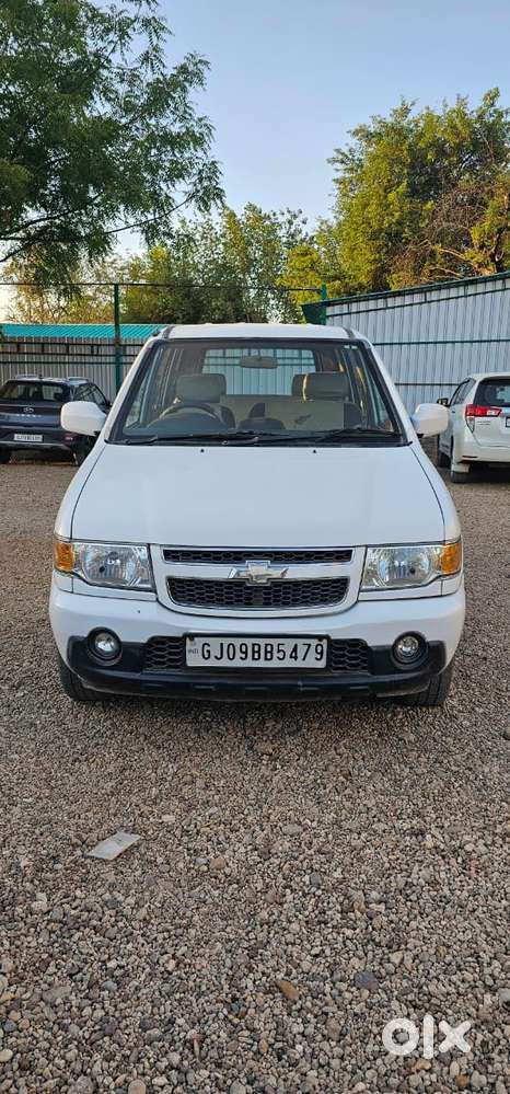 Chevrolet Tavera Neo LS B3 - 10 seats BSII, 2014, Diesel