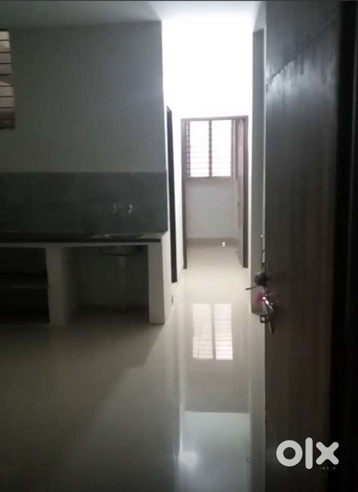 1350000. Me flat , registry free