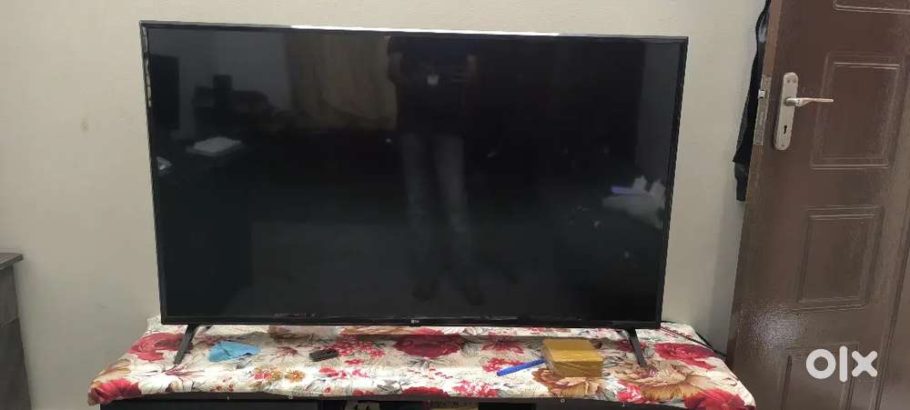 LG 55 INCH SMART TV