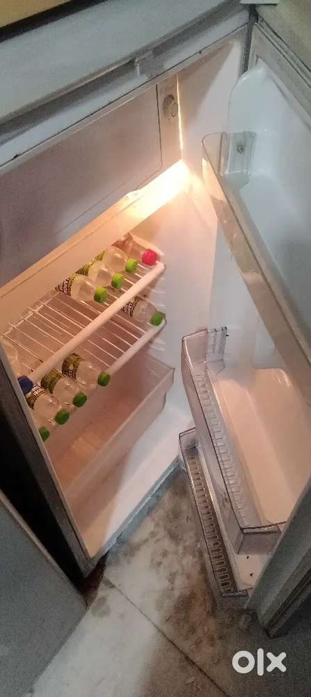 Single door fridge proper working condition samsung company