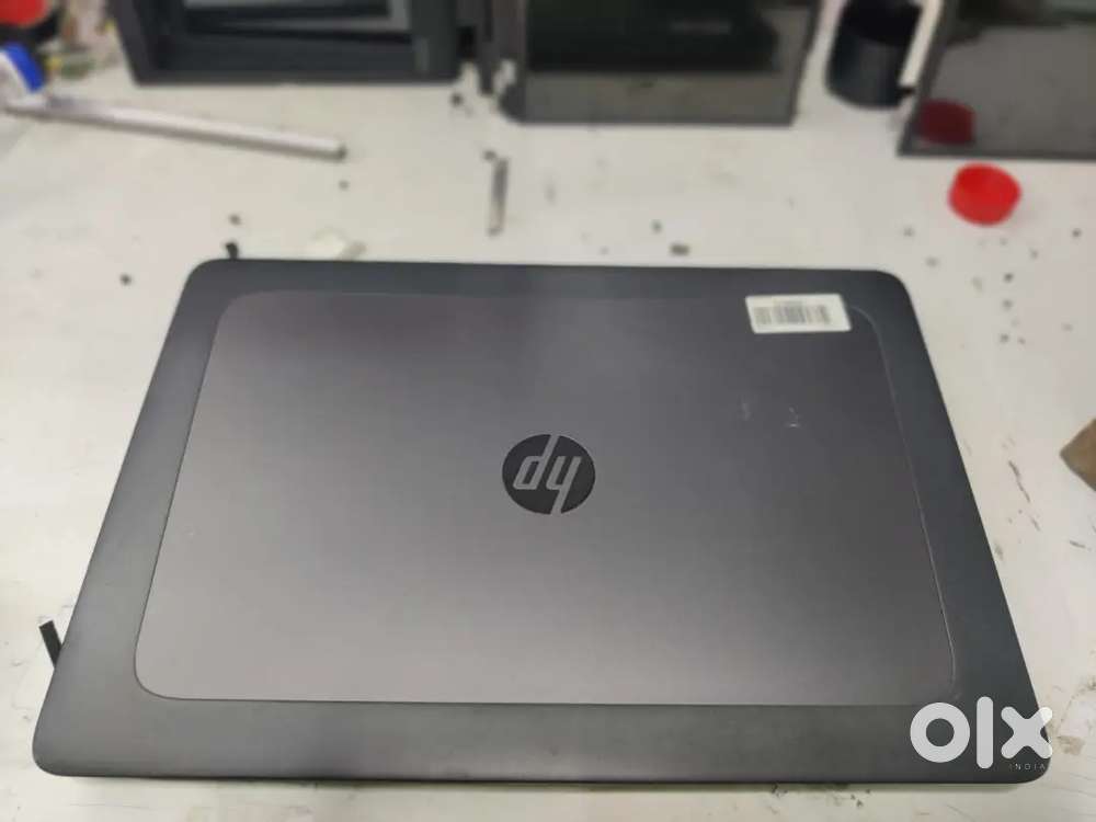 Hp elitbook Zbook 
Core i7 7th generation H process 
16 GB Ram 
512 Sd