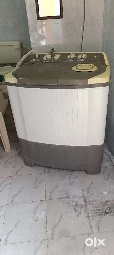 Washing machine and fridge