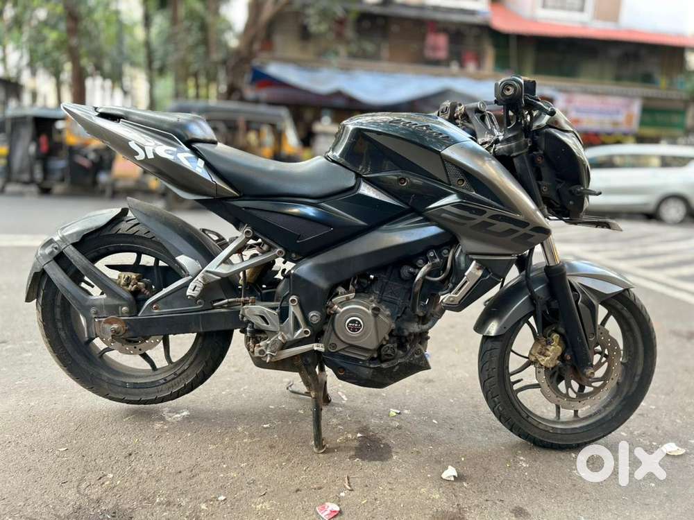 Bajaj pulsar NS 200