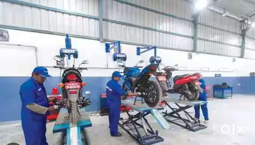 Two wheeler mechanic
