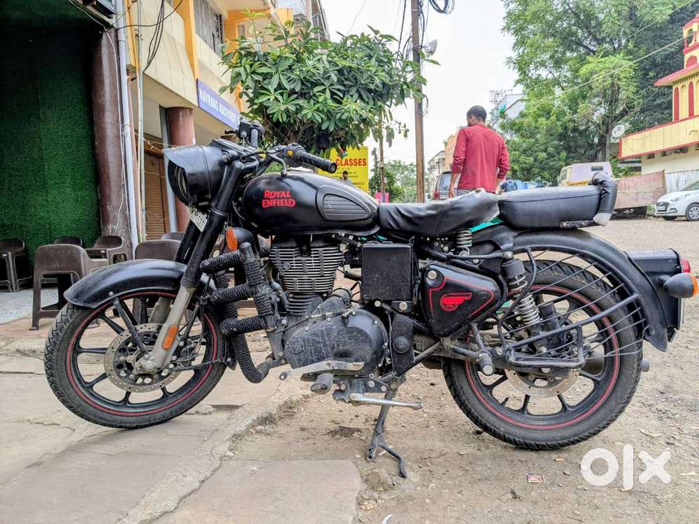 Stealth Black Classic 350cc BS6