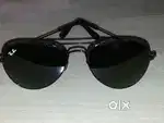 rayband sunglasses black colour in excellent