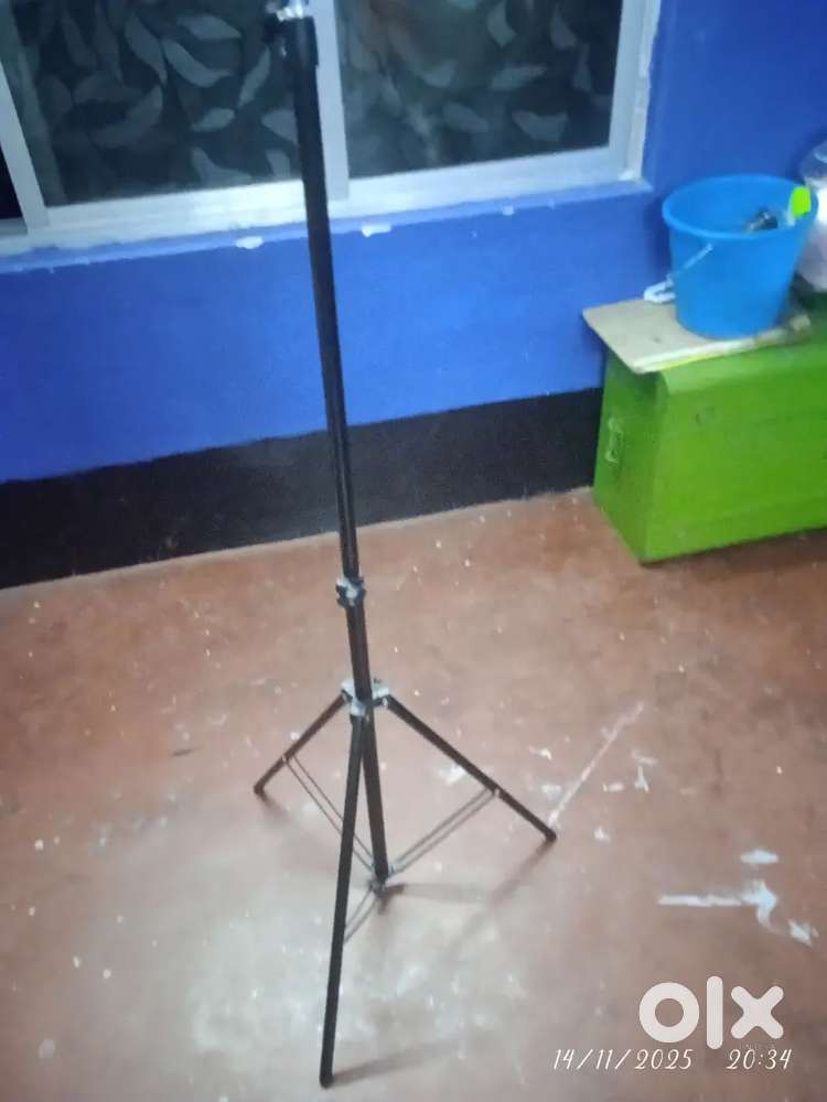 Video shooting stand