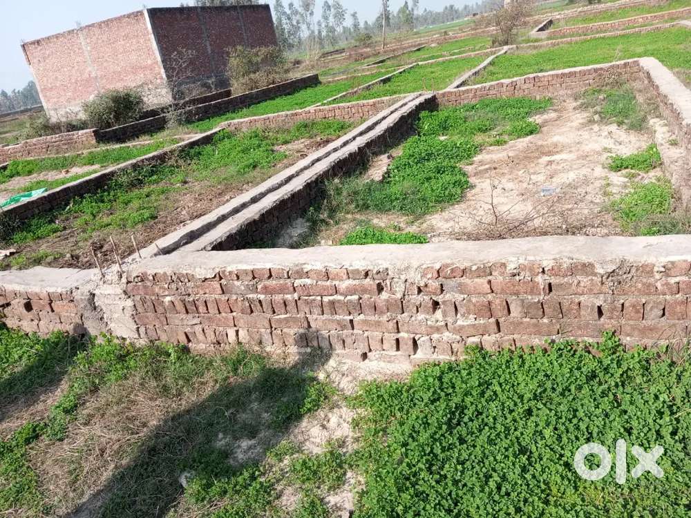 87gaj plot indian oil petrol pump, smne gali mei 70 meter andar hai bs