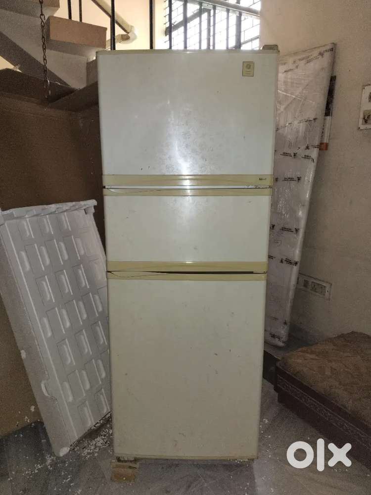 Three compartments fridge