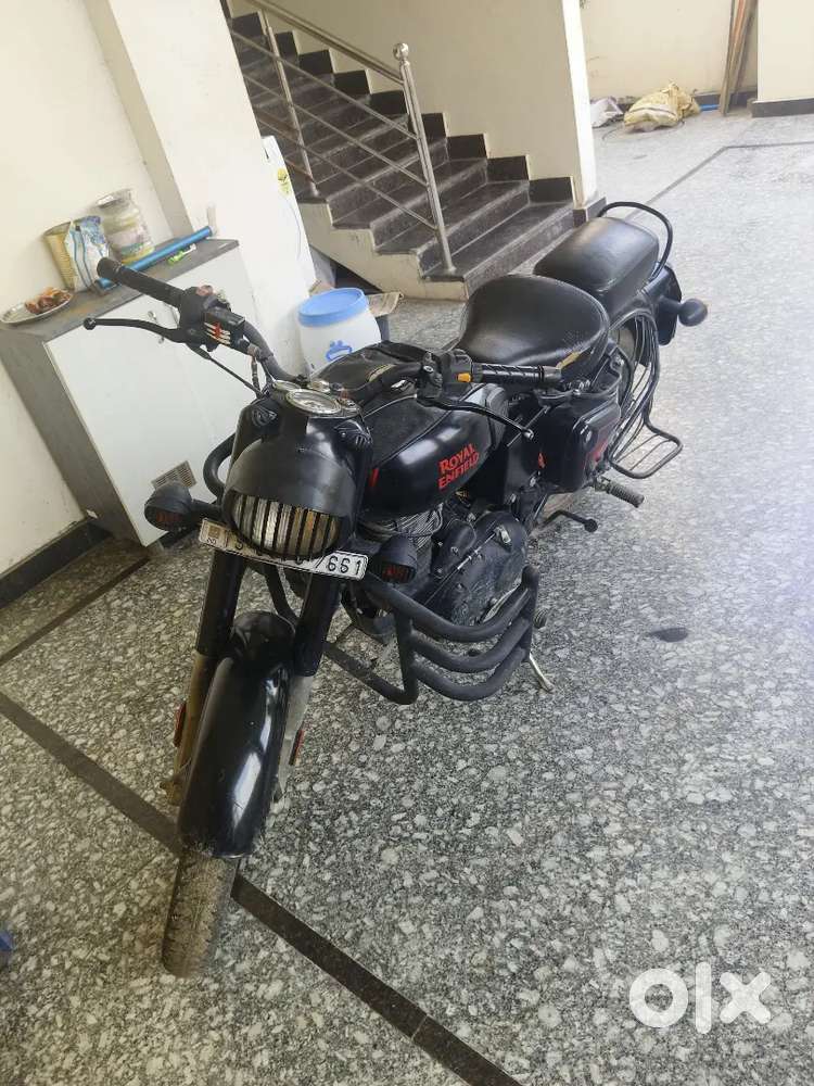 Royal Enfield stealth black dual disc 01/08/2021 model