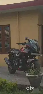 BAJAJ PULSAR 220