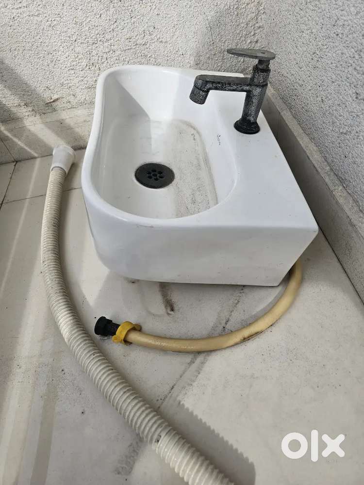 Sink with Tap and pipe