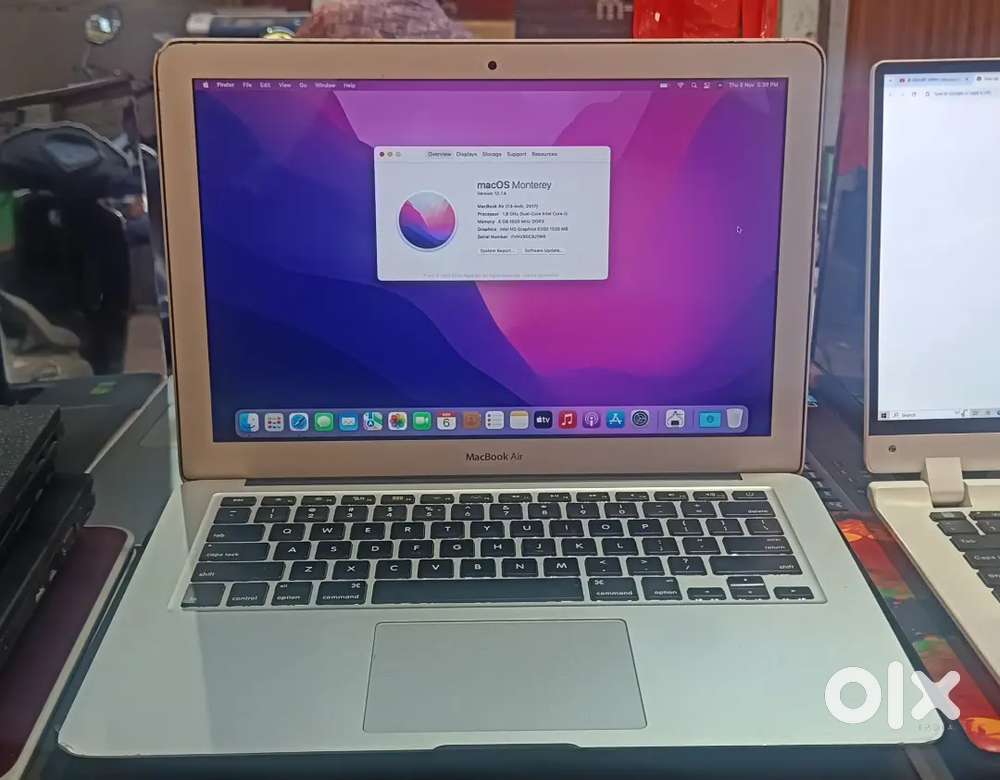 Apple macbook air 8gb ram 128gb ssd @17999/-
