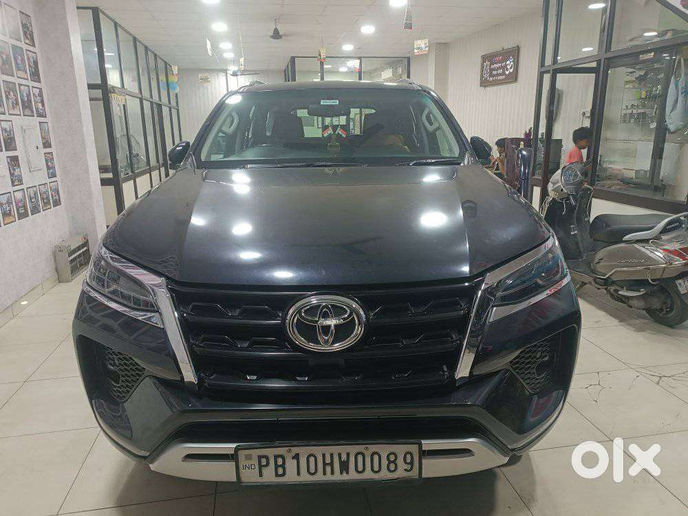 Toyota Fortuner [2021-ongoing] 2.8 2WD Diesel AT, 2022, Diesel