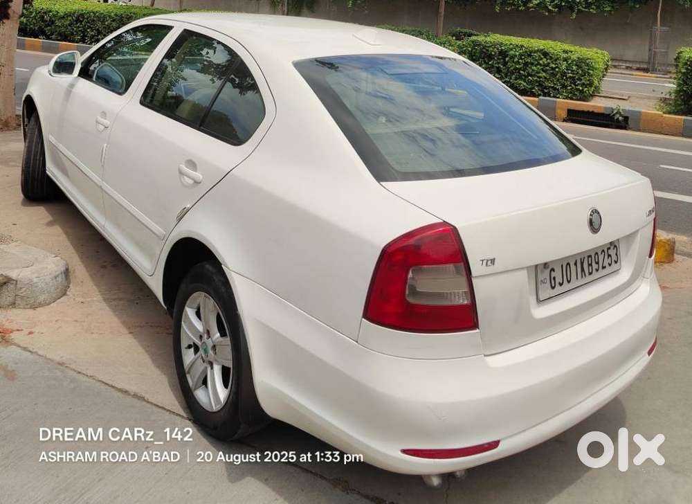 Skoda Laura Ambition 2.0 TDI CR MT, 2009, Diesel