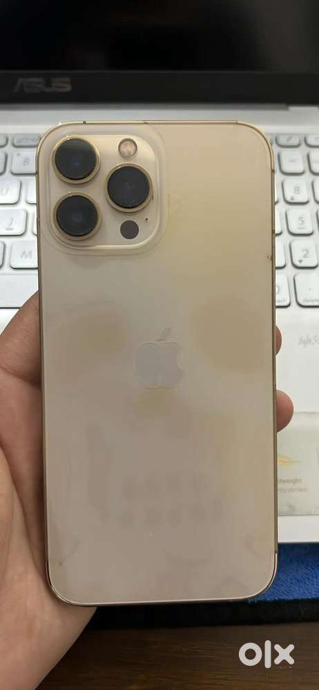 Selling my 7 month old iphone 13 pro max with bill and Box.