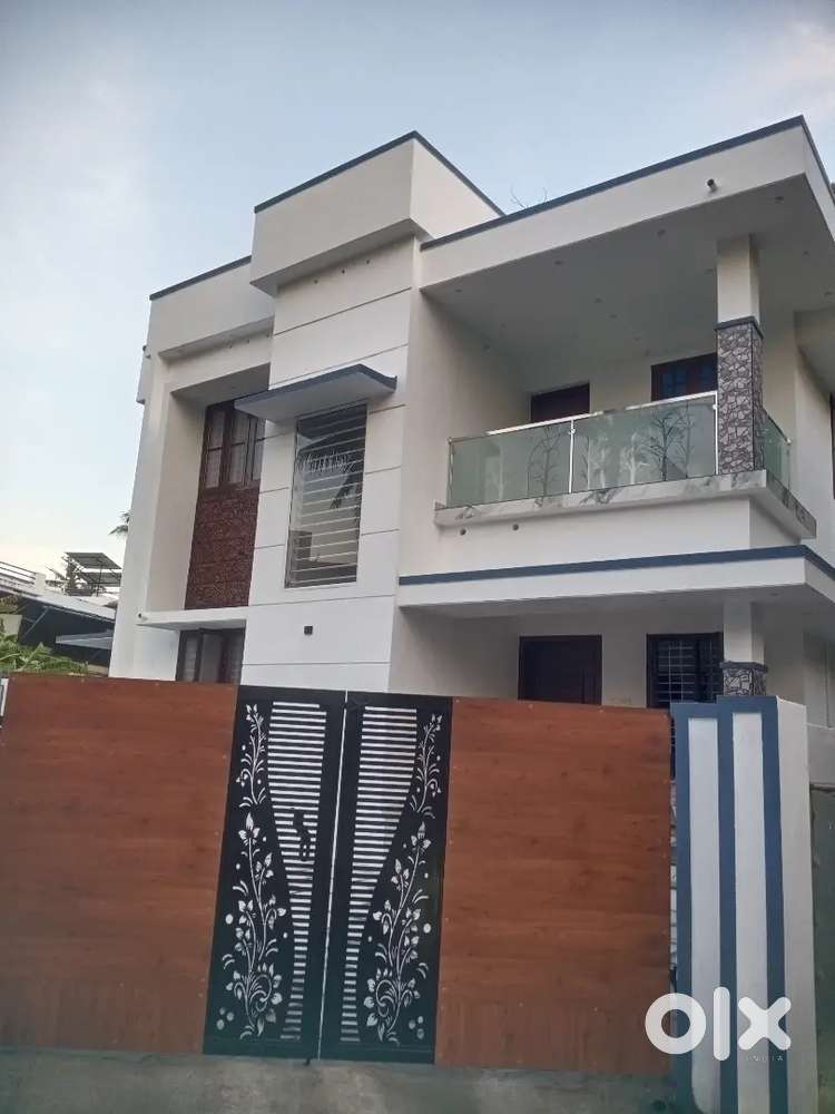 5cent 1600sqft 4BHK House in power house jn
